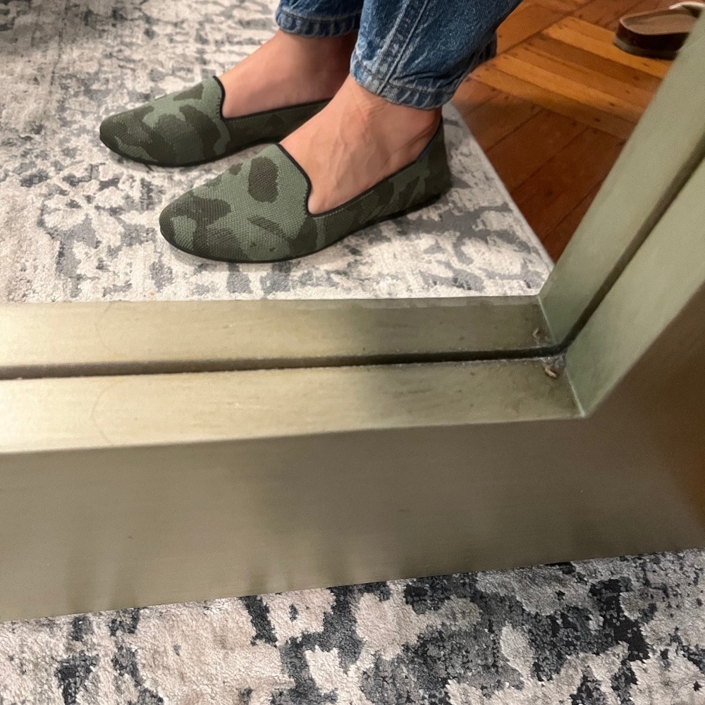 Rothy's round toe flat in camo - size 7